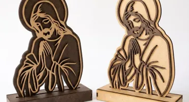 Escultura Jesus Orando em MDF 21 x 14 cm