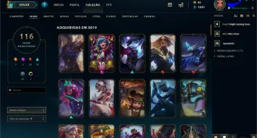 Vendo conta do lol antigo.