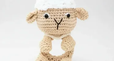 Chocalho Ovelhinha Amigurumi