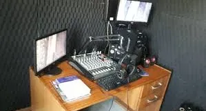 Streaming de audio Web Radio e FM