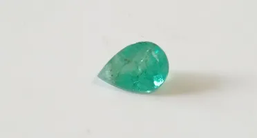 Esmeralda colombiana extra gota 0,85 ct