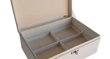 Maleta Branca e Bege para Joias de 4 Andares