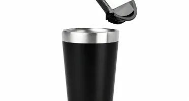 Copo Térmico Preto 473 ml com Tampa e Abridor