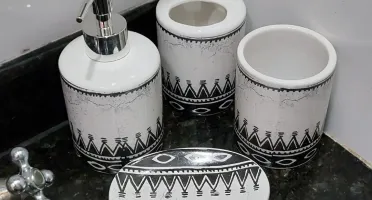Kit banheiro em porcelana Marmorizado com 4 peças