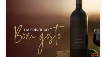 templates editáveis de vinhos no Canva: