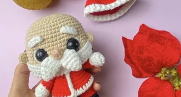 Mini Papai Noel 15cm amigurumi