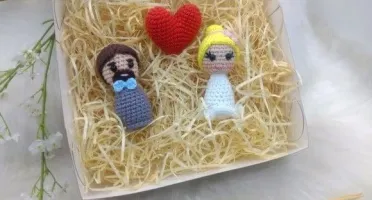 Topo de Bolo Casal de Noivinhos em Amigurumi