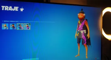 Conta fortnite 157 skins (Ikonik e glow)
