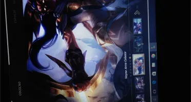 Conta de league of legends Bronze 1 18 campeões