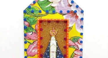Capelinha de Madeira e Chita "N. S. Aparecida"