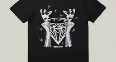 Camiseta Preta Burlesque