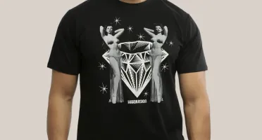 Camiseta Preta Burlesque