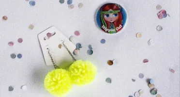 Brincos Festa Pompom Neon