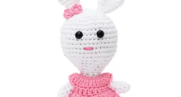 Coelha de Vestido Rosa em Amigurumi