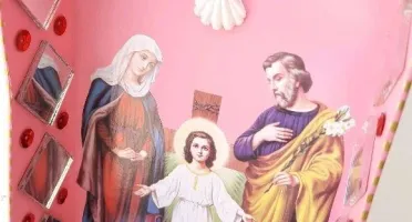 Relicário Sagrada Família com Divino - Rosa