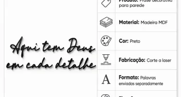 Frase Aqui Tem Deus em Cada Detalhe em MDF Preto