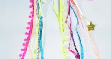 Kit Folia Tiara Coroa e Brincos Pompom