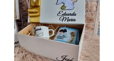 Caixa Convite com Xícaras e Toalhinhas