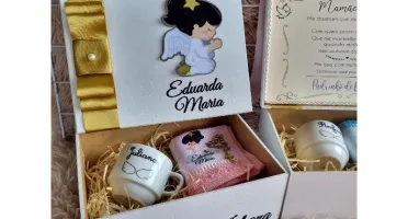Caixa Convite com Xícaras e Toalhinhas