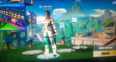 Conta Fortnite temporada 3 e 5 completa.