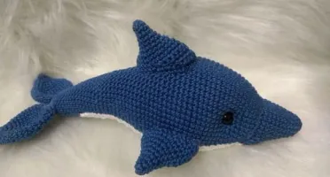 Amigurumi Golfinho feito de crochê