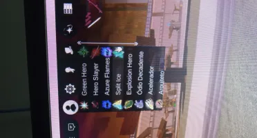 Conta com muitas skin e upada Campo batalha de herois
