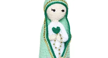 Nossa Senhora em Amigurumi com Manto Verde Água