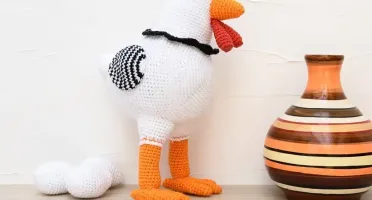 Galinha com Ovos Decorativos em Amigurumi
