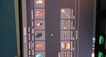 Conta de Roblox com itens raros