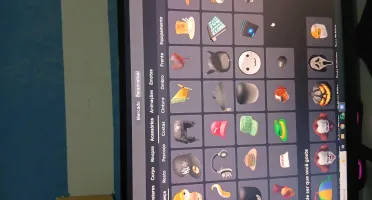 Conta de Roblox com itens raros