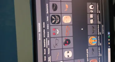 Conta de Roblox com itens raros