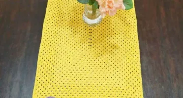 Trilho de Mesa Curto em Crochê
