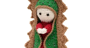 Nossa Senhora de Guadalupe em amigurumi
