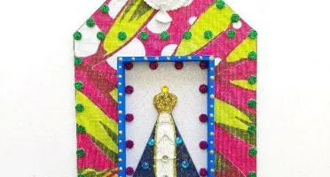 Capelinha de Madeira e Chita "N. S. Aparecida"