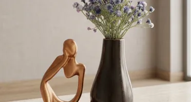 Escultura Contemplação com vaso e bandeja em gesso