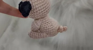Mini Pug De Crochê - Chaveiro