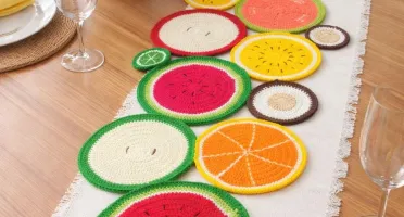 Trilho de Mesa Crochê Frutinhas