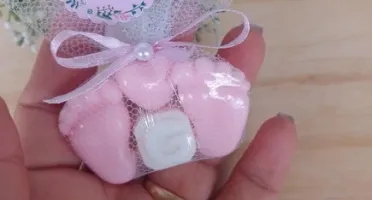 80 Pares de Pezinhos com Coração e Inicial