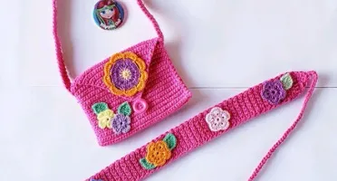 Kit Bolsinha e Cinto Infantil em Crochê