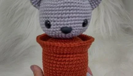 Vaso em crochê com gatinho