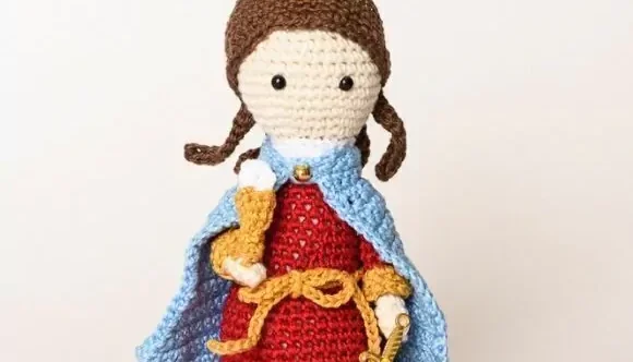 Santa Bárbara em Amigurumi