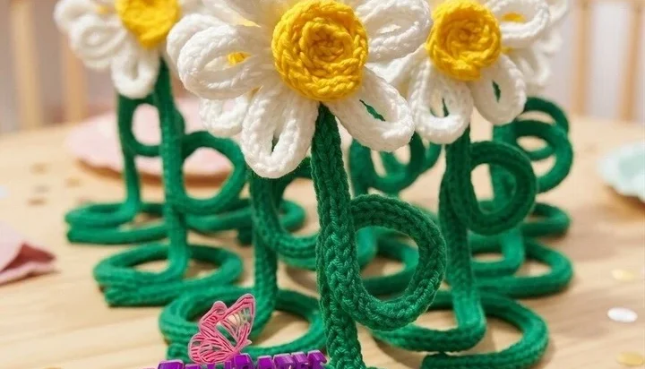 Margarida porta recado decorativo personalizada em tricotin