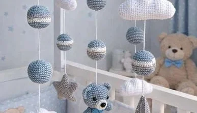 Mobile de Croche com Ursinhos e Bolinhas