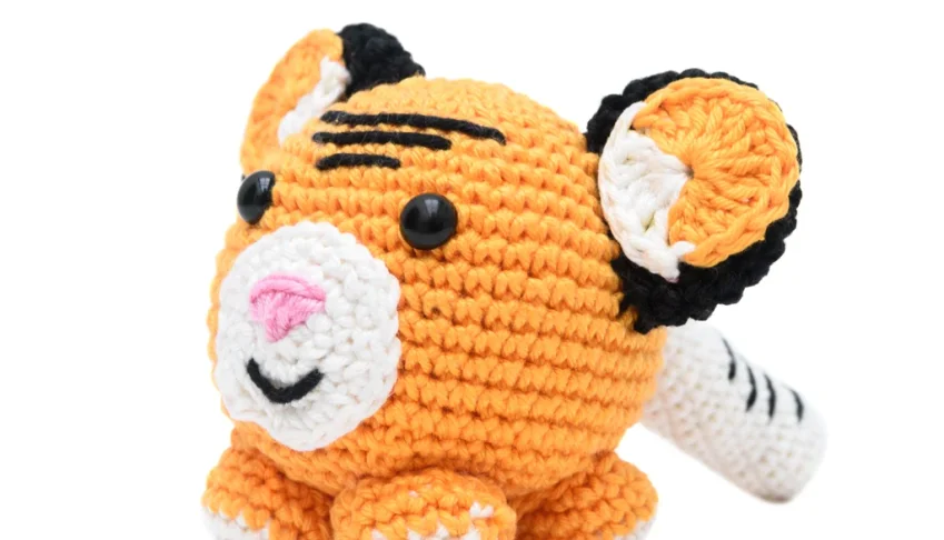 Tigre bola em amigurumi