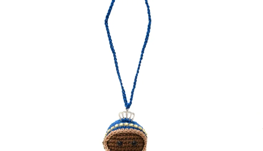 Mini Nossa Senhora Aparecida para Retrovisor em Amigurumi