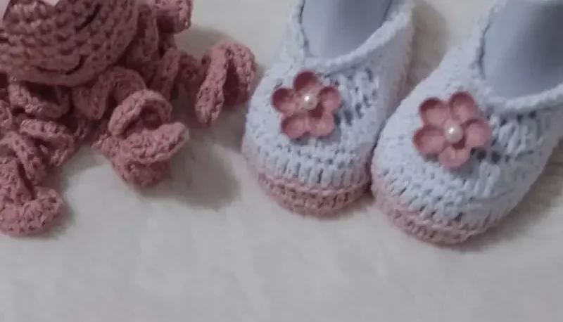Kit Sapatinho e Polvo Rosa de Crochê