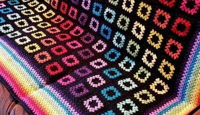 Manta Multicolorida em Crochê