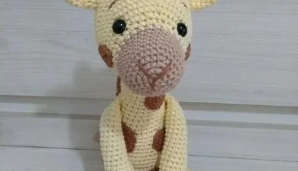 Amigurumi Girafa Dengosa