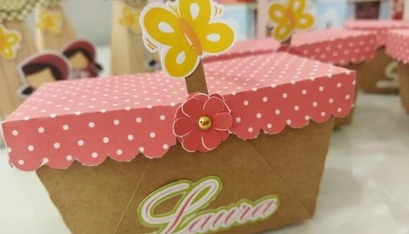 Cestinha Floral Personalizada com Aplique 3D