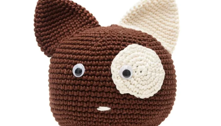 Cachorro peso de porta em amigurumi